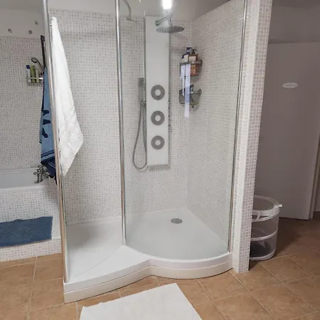 Grande Maison Climatisee Pour 13 Voyageurs *