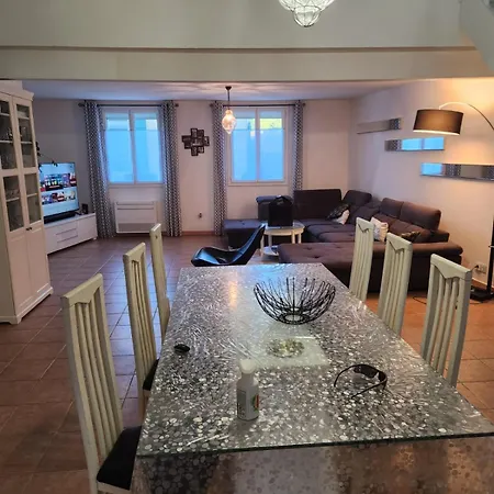 Grande Maison Climatisee Pour 13 Voyageurs